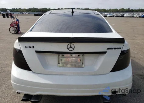 2013 Mercedes-Benz C 63 Amg из США, поврежденный, VIN WDDGJ7HB1DG043386